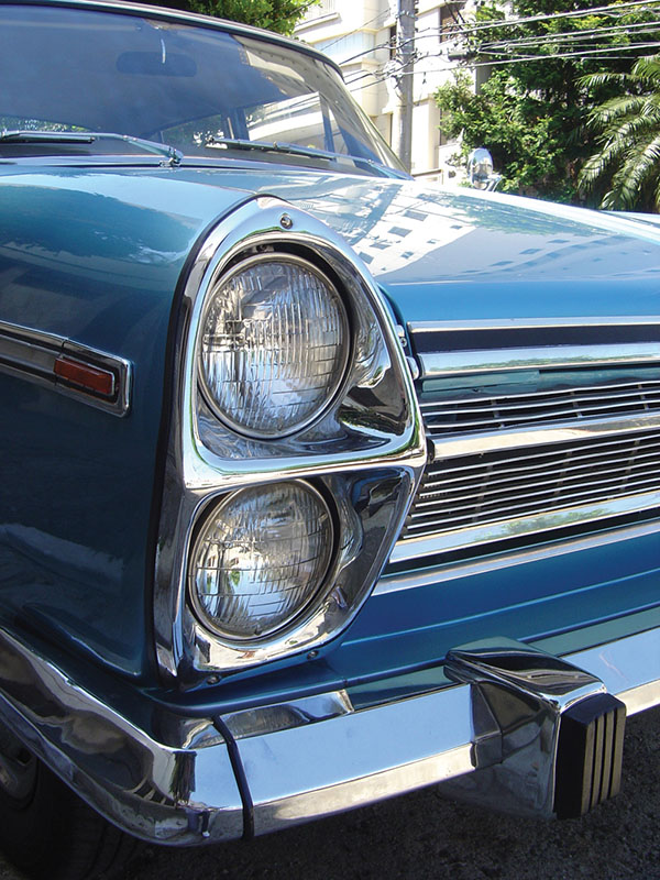 Faróis duplos faziam parte da identidade visual do veículo